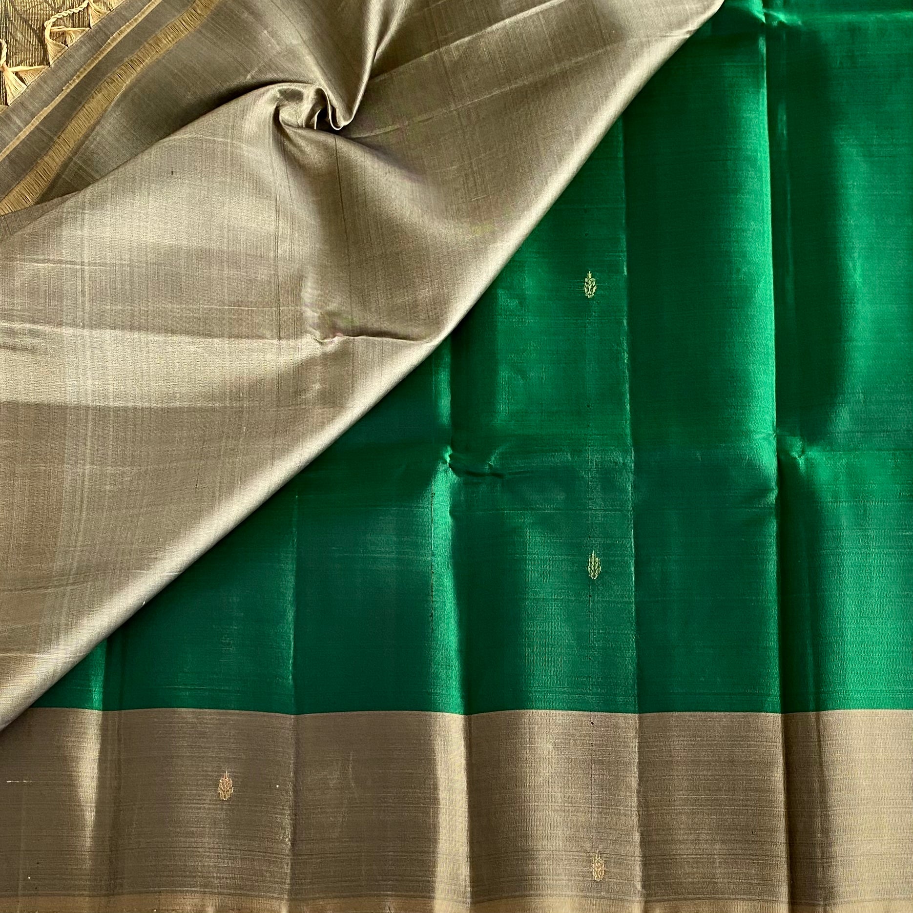 Emerald Green Designer Pure Silk Saree With Antique Gold Pallu