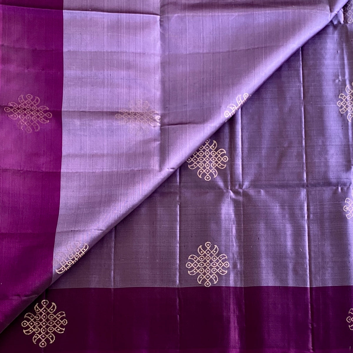 Metallic Lavender & Deep Plum Designer Pure Silk With Kollam Zari Buttas
