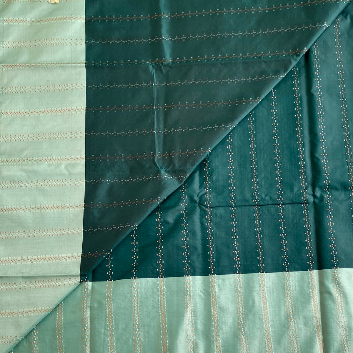Deep Teal Green Soft Mixed Silk Saree With Seafoam Green Pallu