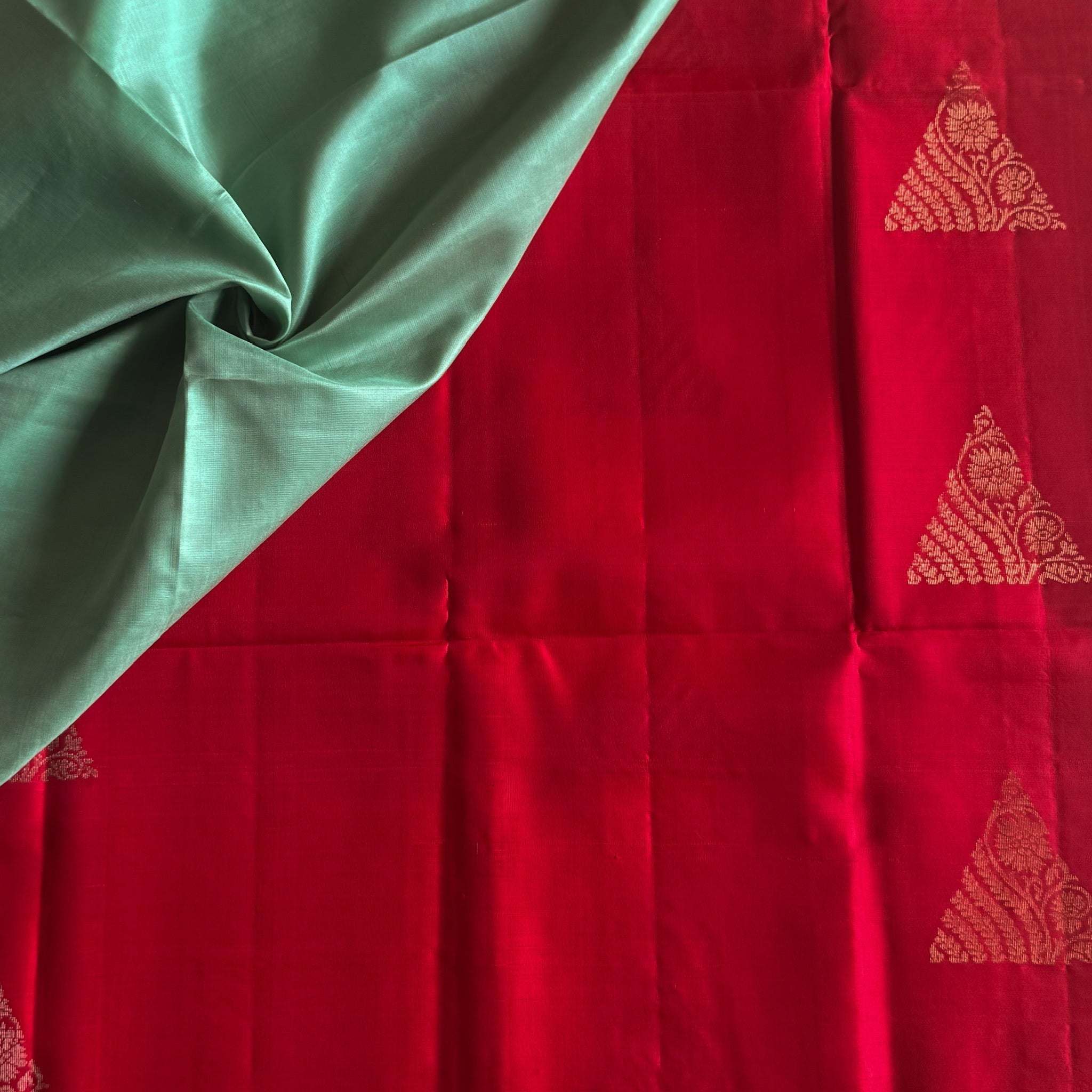 Seafoam Green Silk Saree Scarlet Zari Border Woven Paisley Triangle