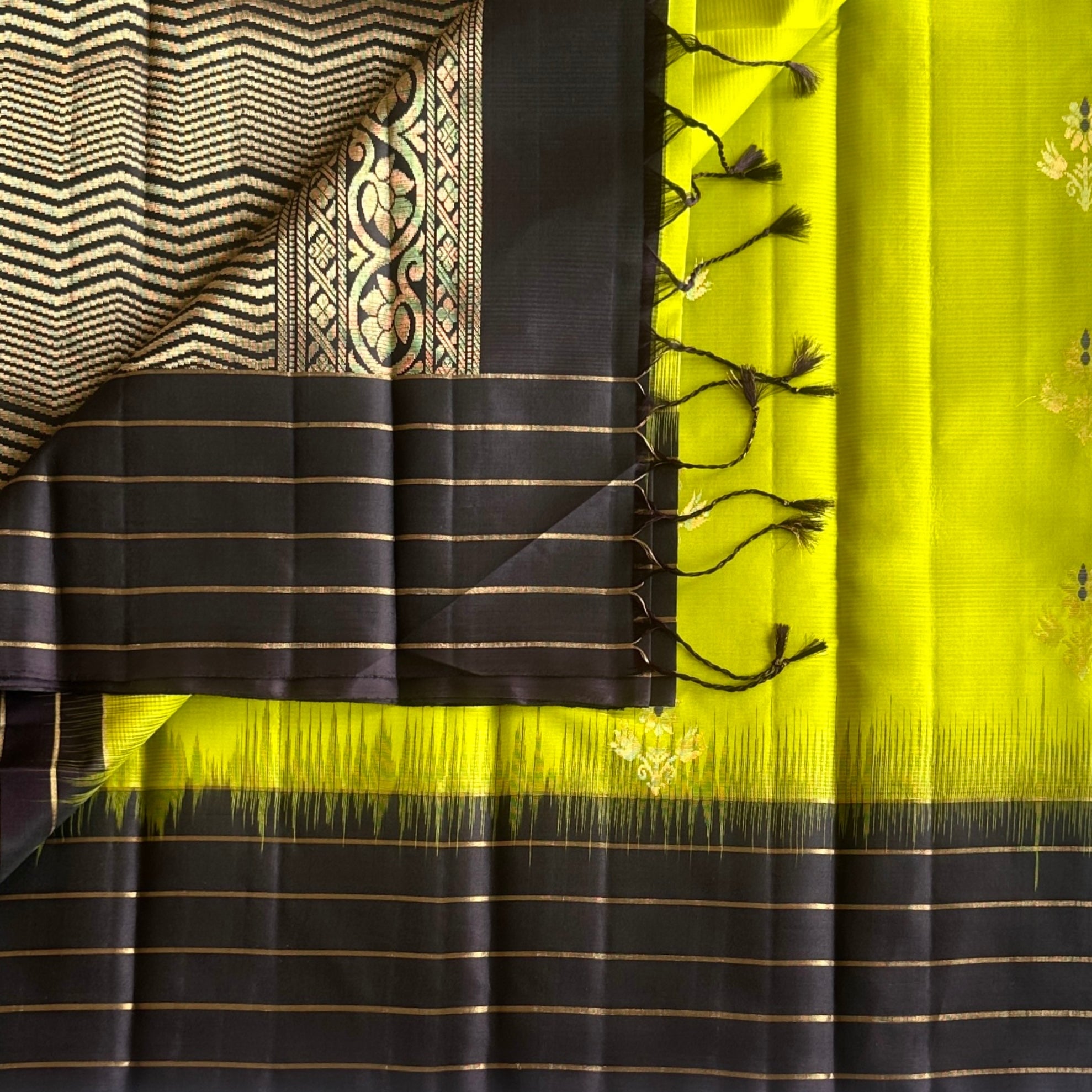 Chartreuse Navy Zari Saree Woven Chevron Motif Festive Traditional Silk