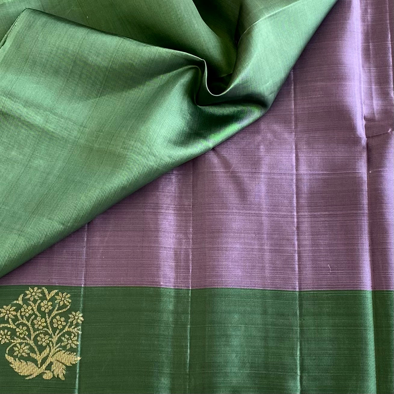 Mauve Lavender Designer Pure Silk Saree With Metallic Green Pallu And Gold Zari