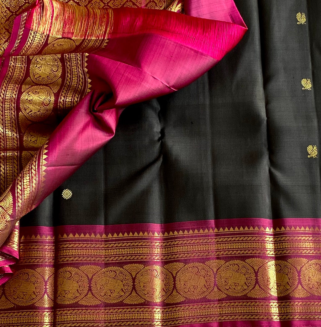 Drop dead Gorgeous Black with Magenta Pure Zari Kanjeevaram Regal Beauty