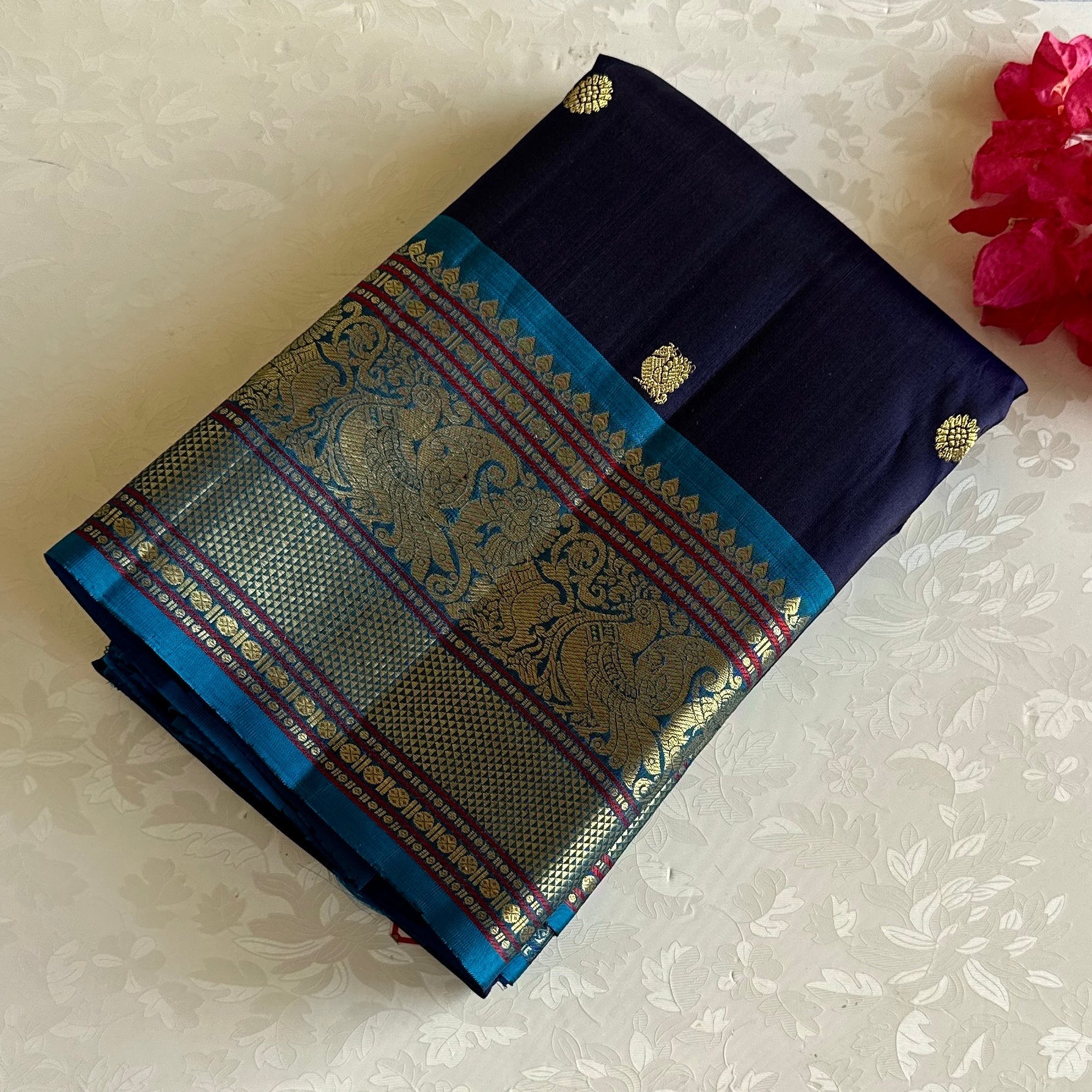 Midnight Navy Blue Kanjeevaram Pure Zari Silk Saree With Blue Pallu