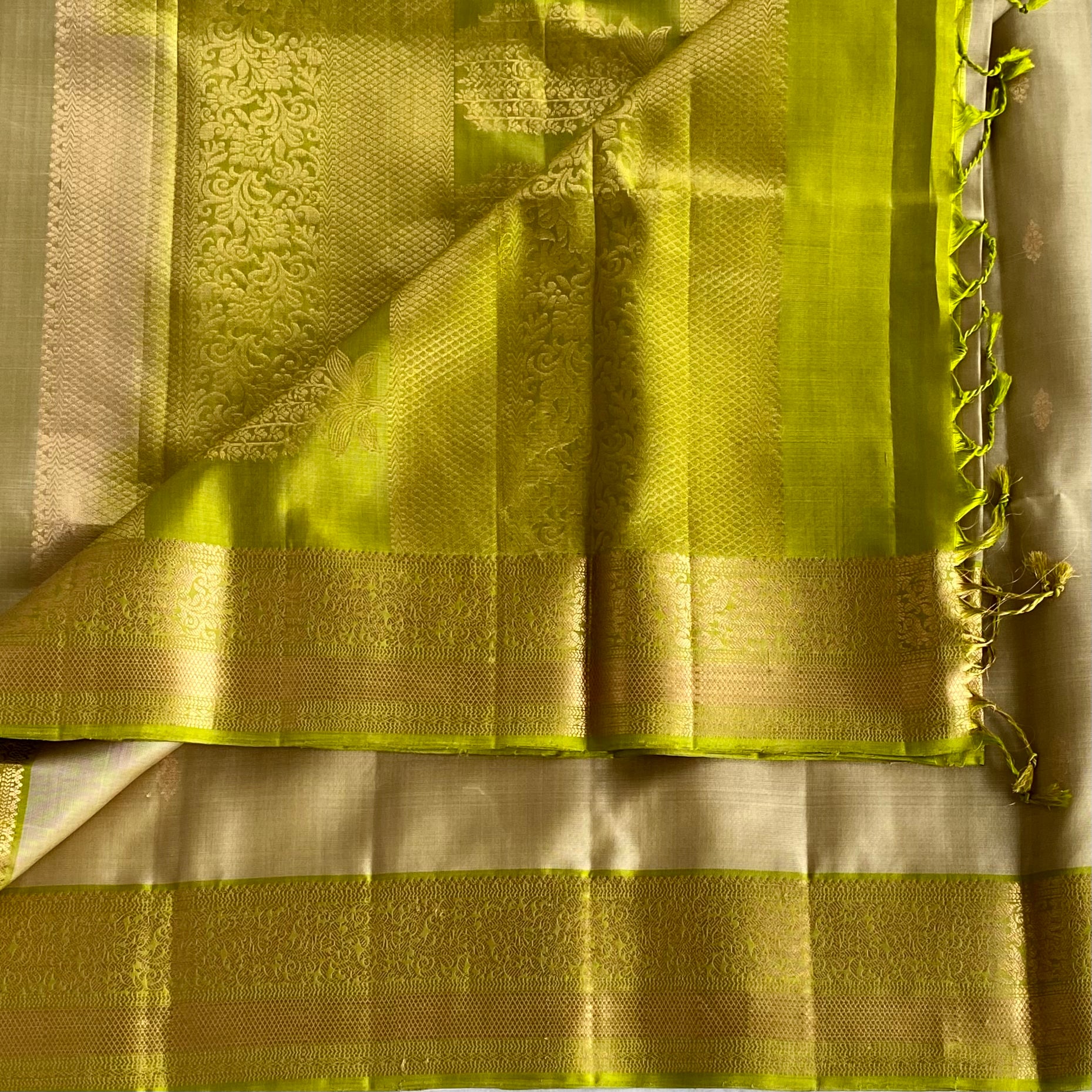 Champagne Gold Designer Pure Silk Saree With Chartreuse Green Pallu