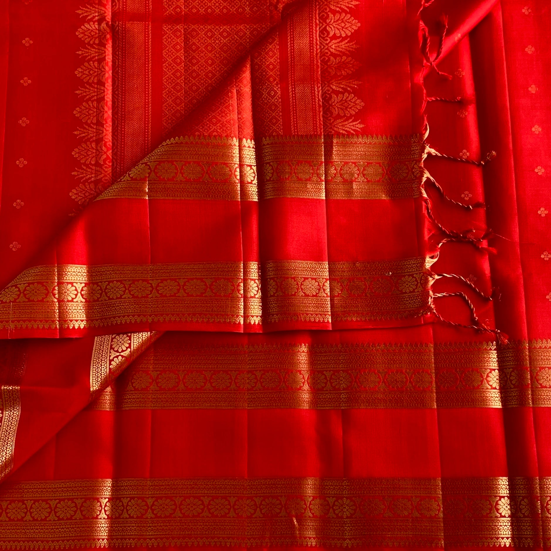 Designer Pure Silk Scarlet Red With Antique Gold Border Saree