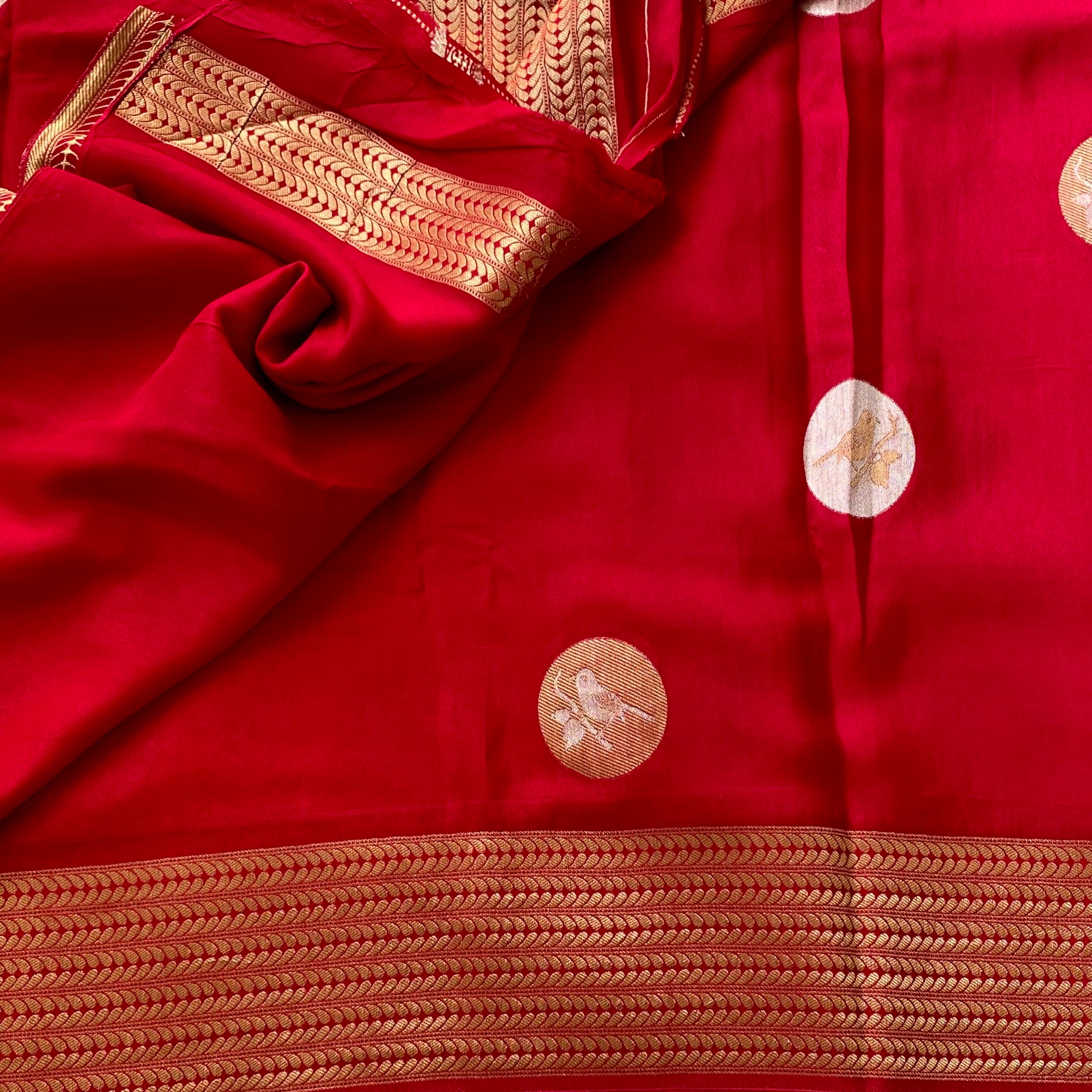 Deep Magenta Silk Saree Gold Buta Woven Border Pallu Elegant