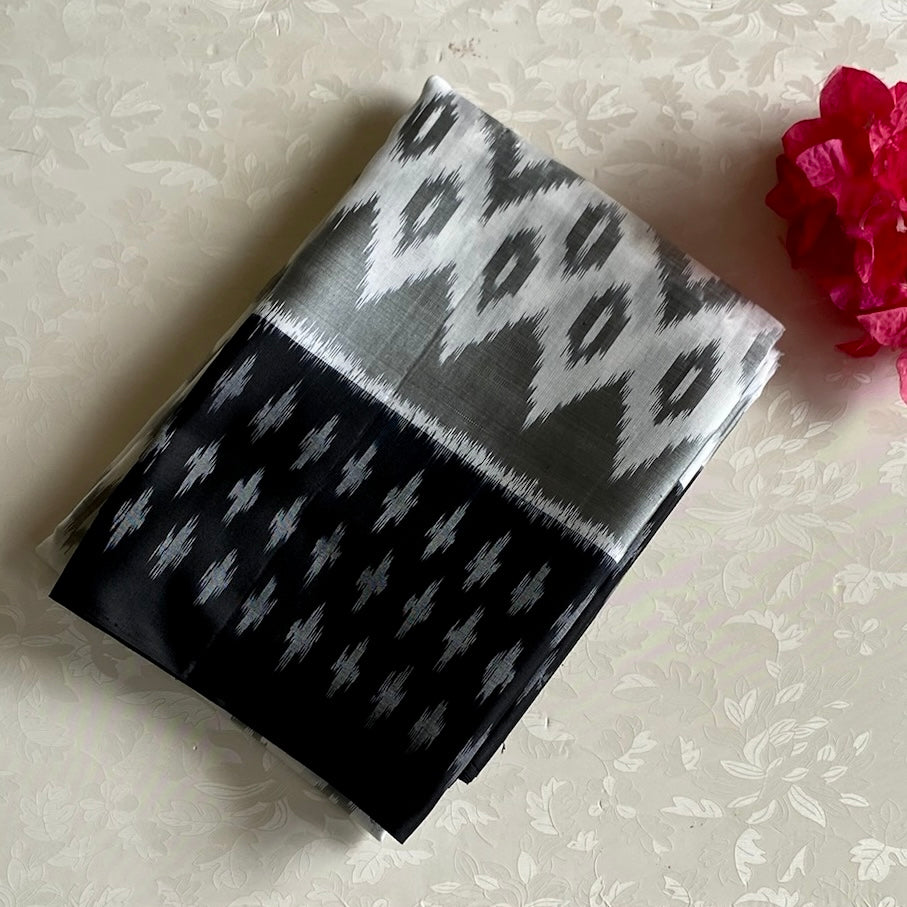 Gorgeous White n Black Ikkat Designer Pure Silk Saree With Jet Black Pallu