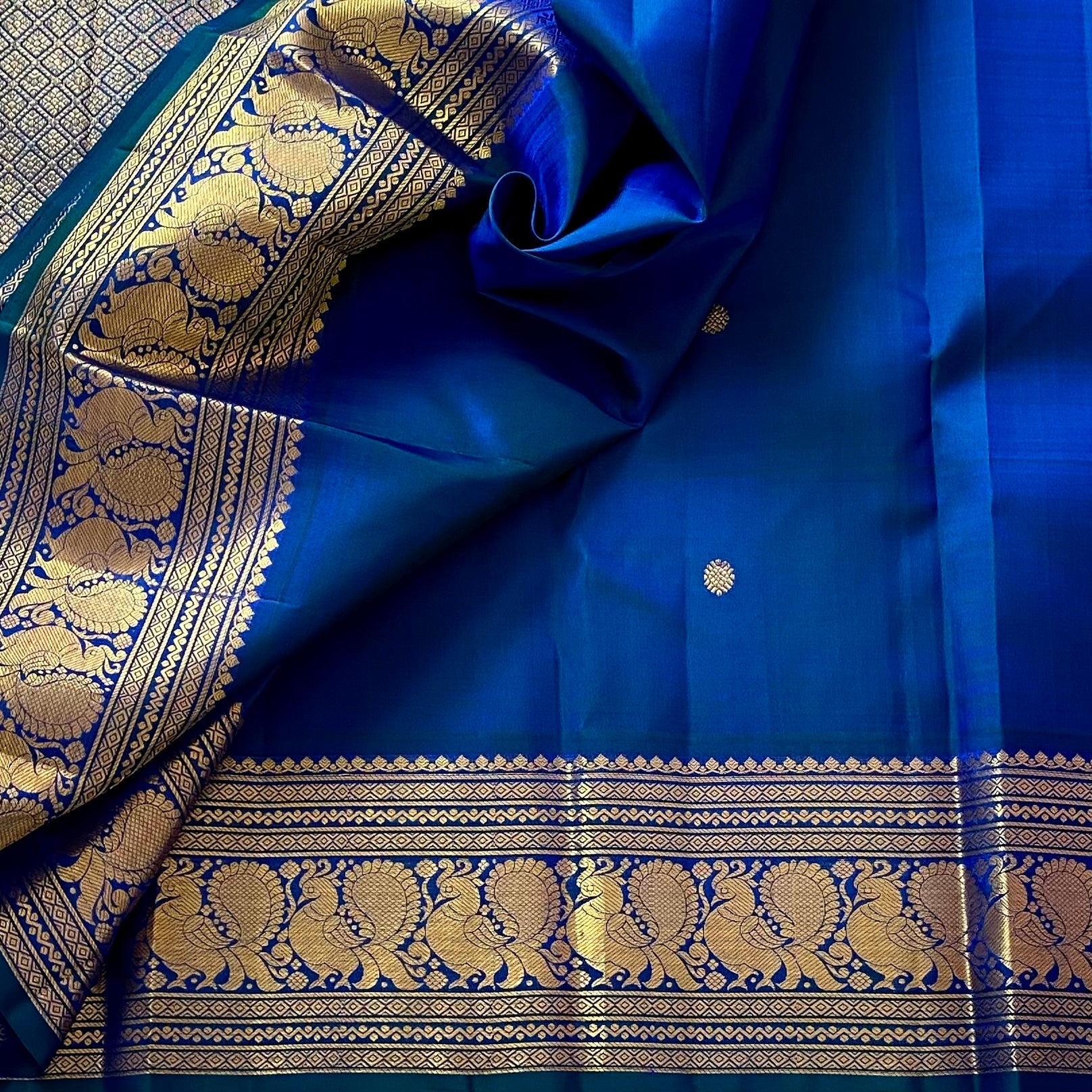 Peacock Blue Kanjeevaram Pure Zari Silk Saree With Antique Gold Border