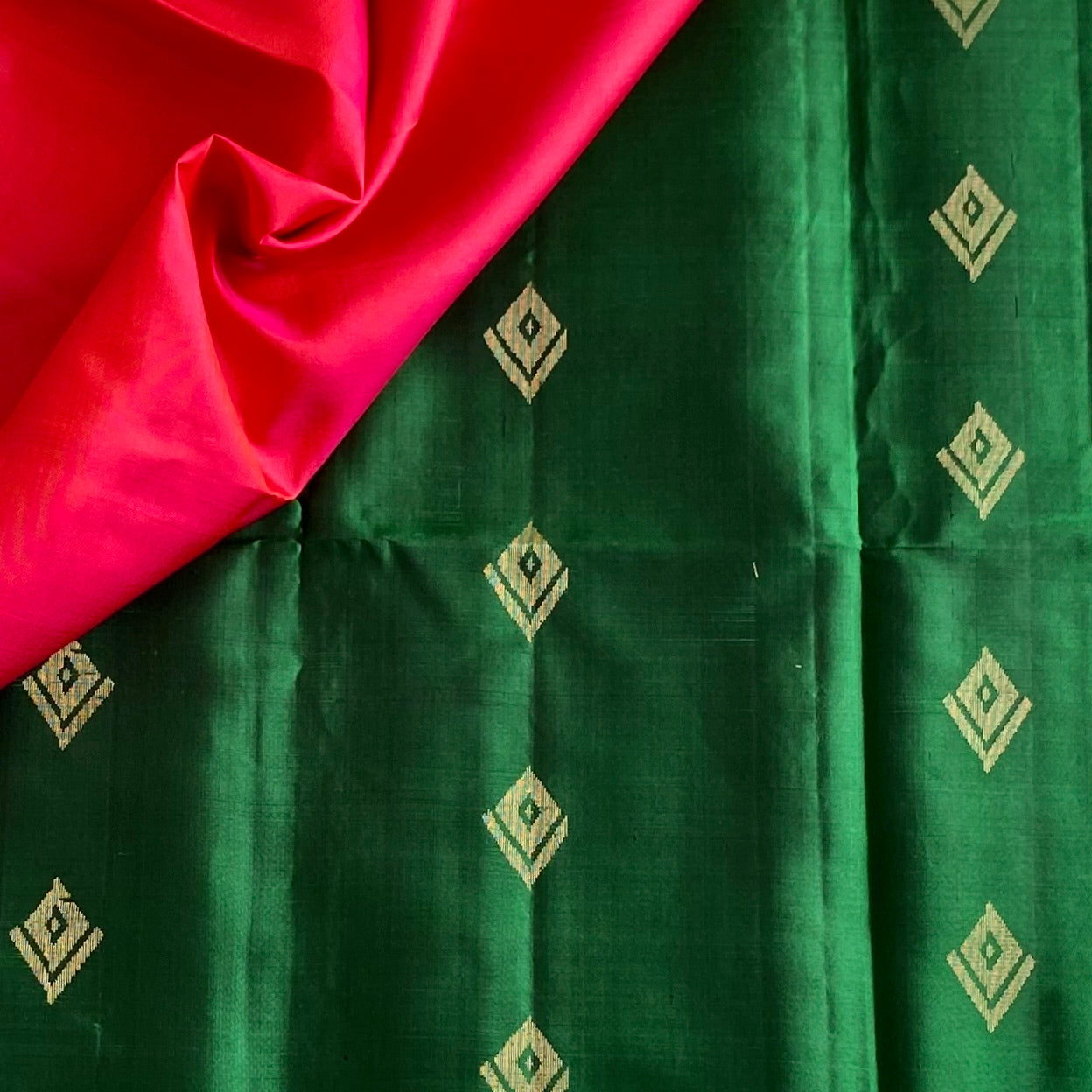 Emerald Green Designer Pure Silk Saree With Rani Pink Pallu