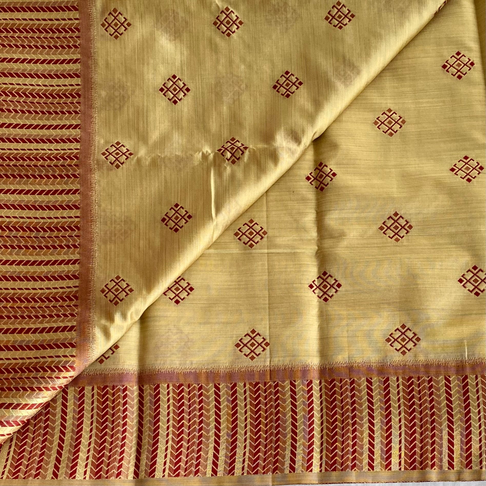Cream Beige Saree Crimson Chevron Pallu Gold Zari Border Tassel