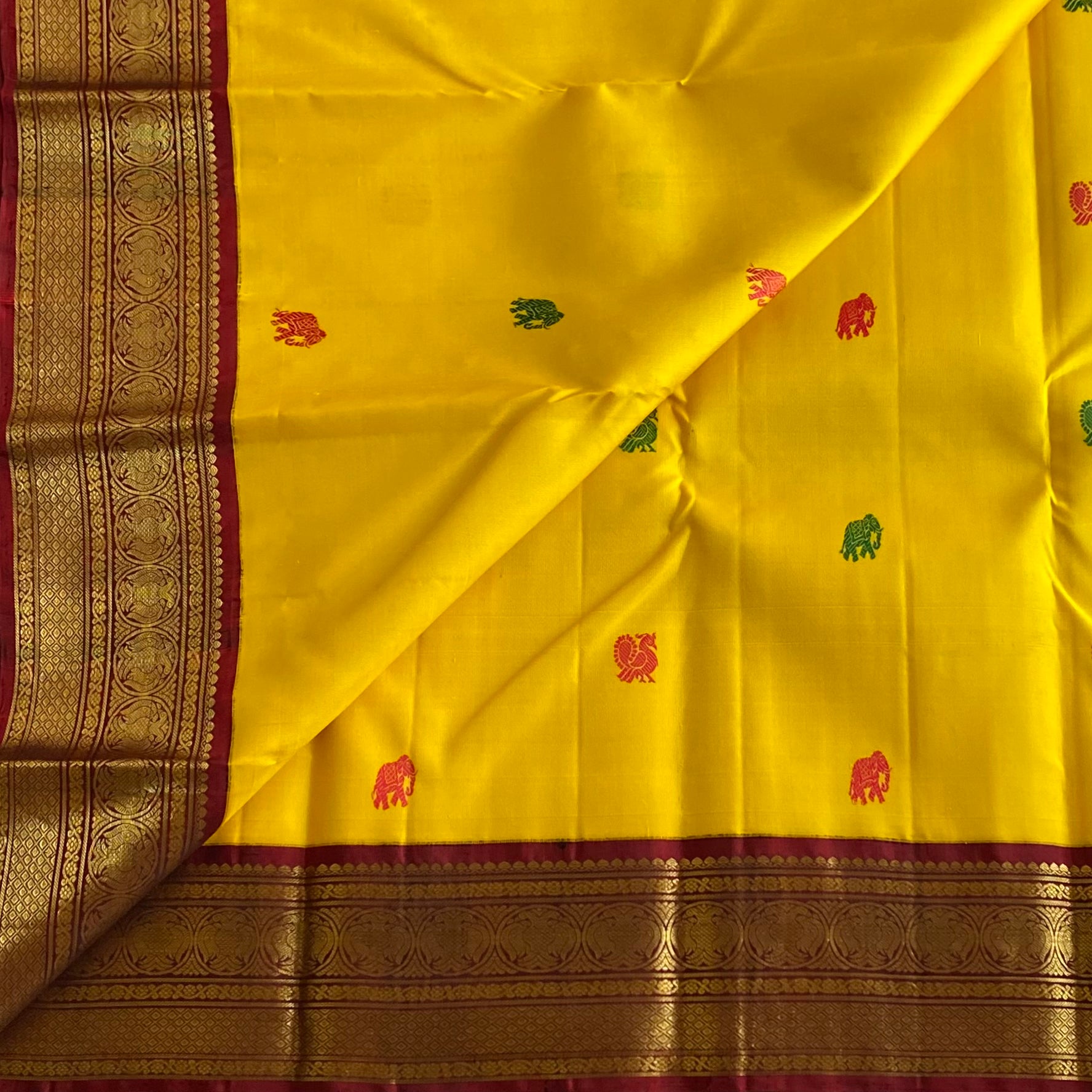 Ganga Jamuna Concept Kanjeevaram Pure Zari Silk Mango Gold Saree With Deep Maroon Stunner