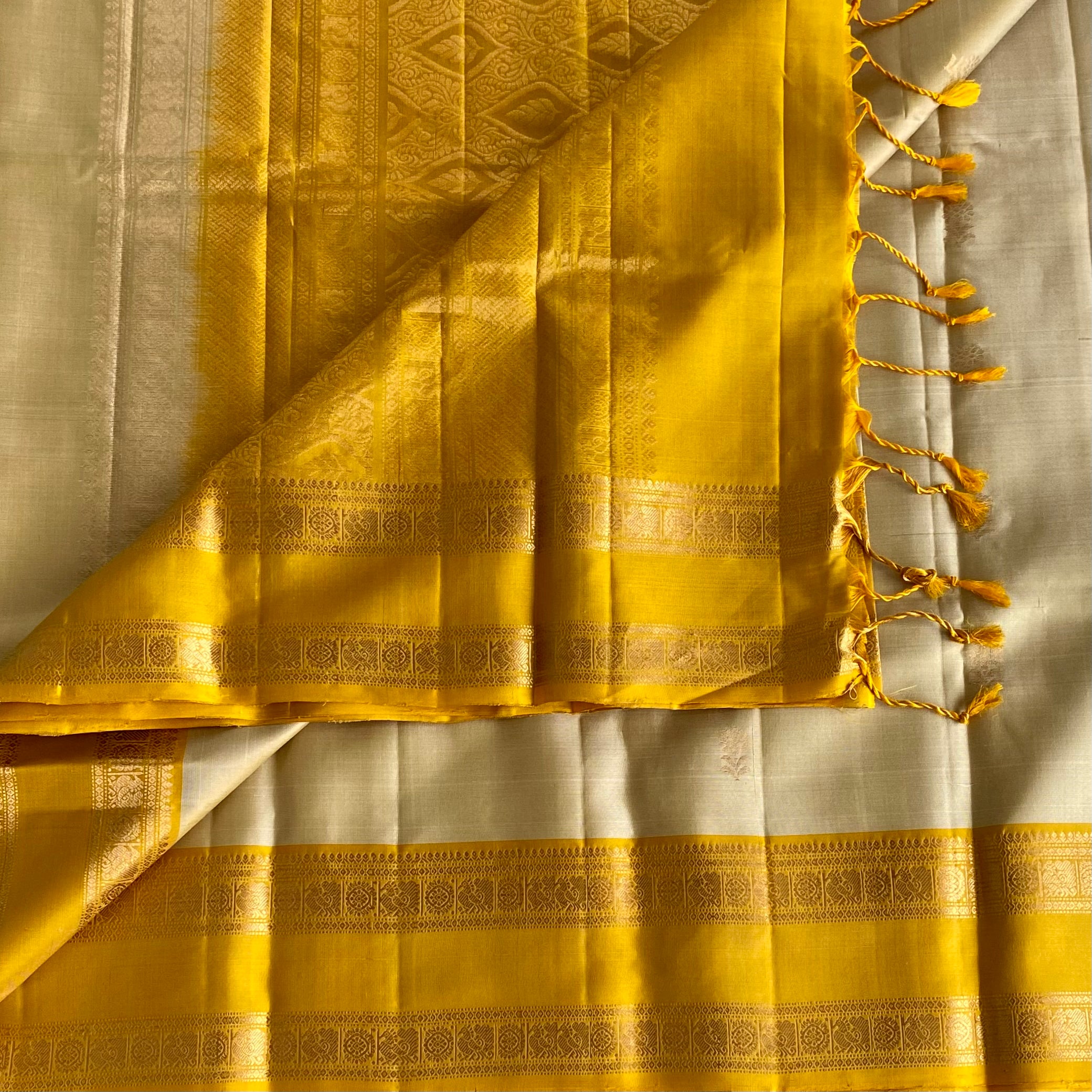 Champagne Beige Designer Pure Silk Saree With Mustard Yellow Pallu