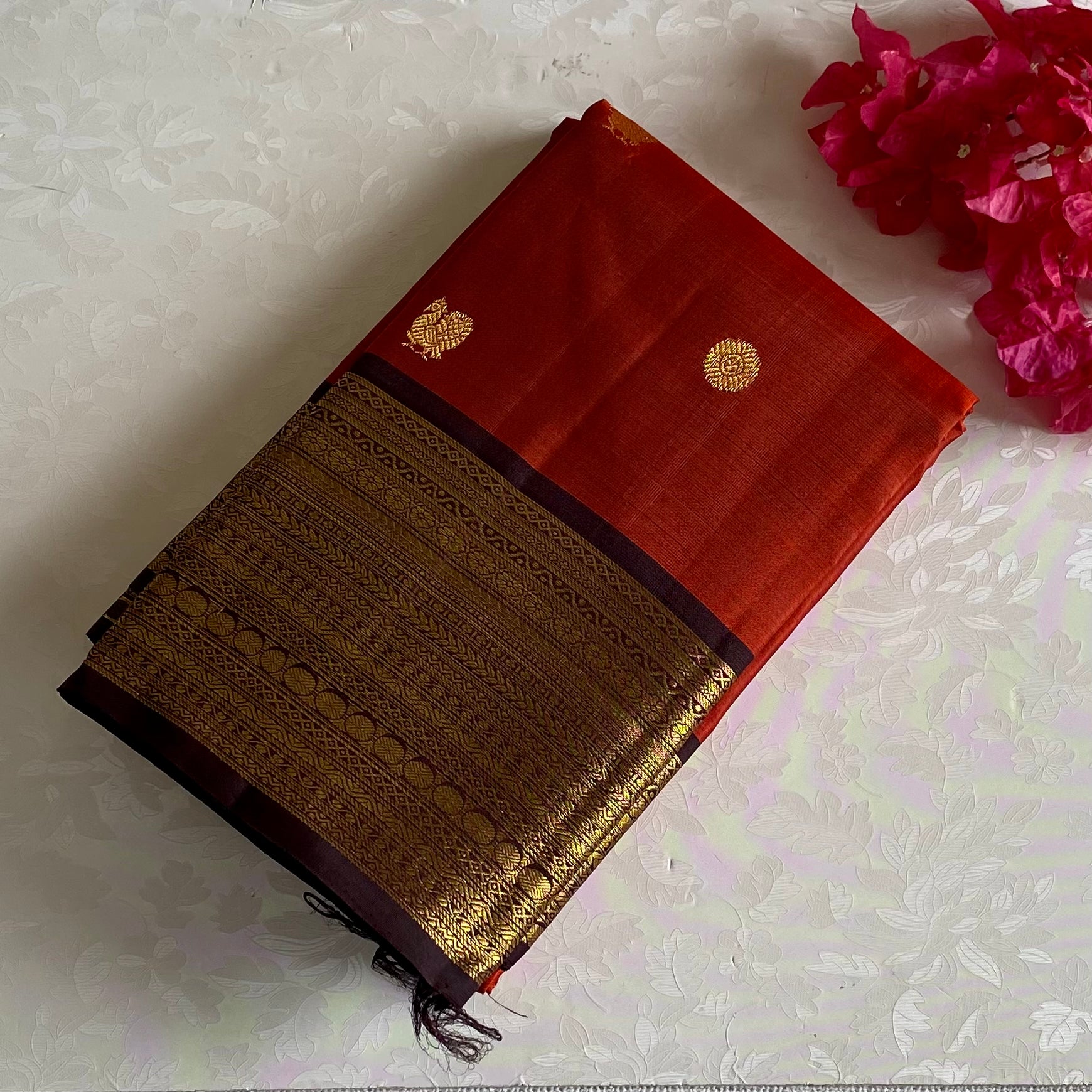 Scarlet Rust Kanjeevaram Pure Zari Silk Saree With Wine Brown Pallu