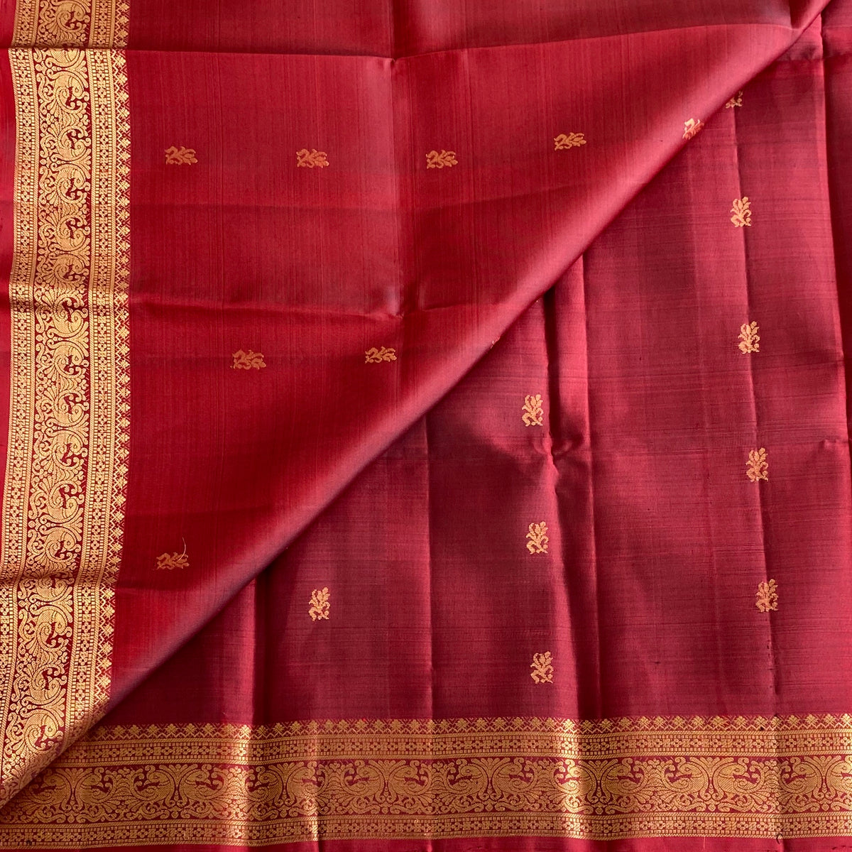 Dual shaded Rust Maroon Designer Pure Silk Saree With Antique Gold Pallu