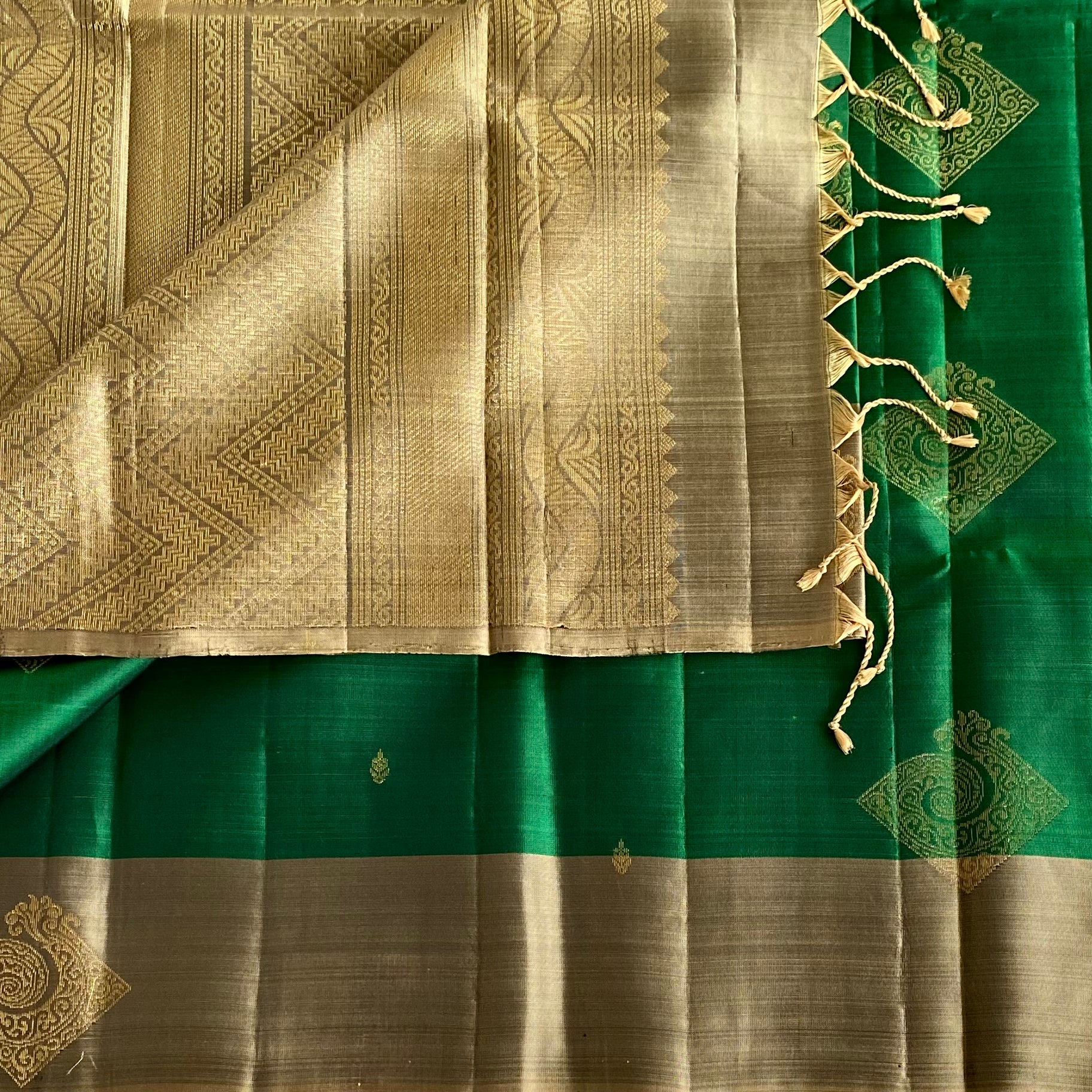 Emerald Green Designer Pure Silk Saree With Antique Gold Pallu