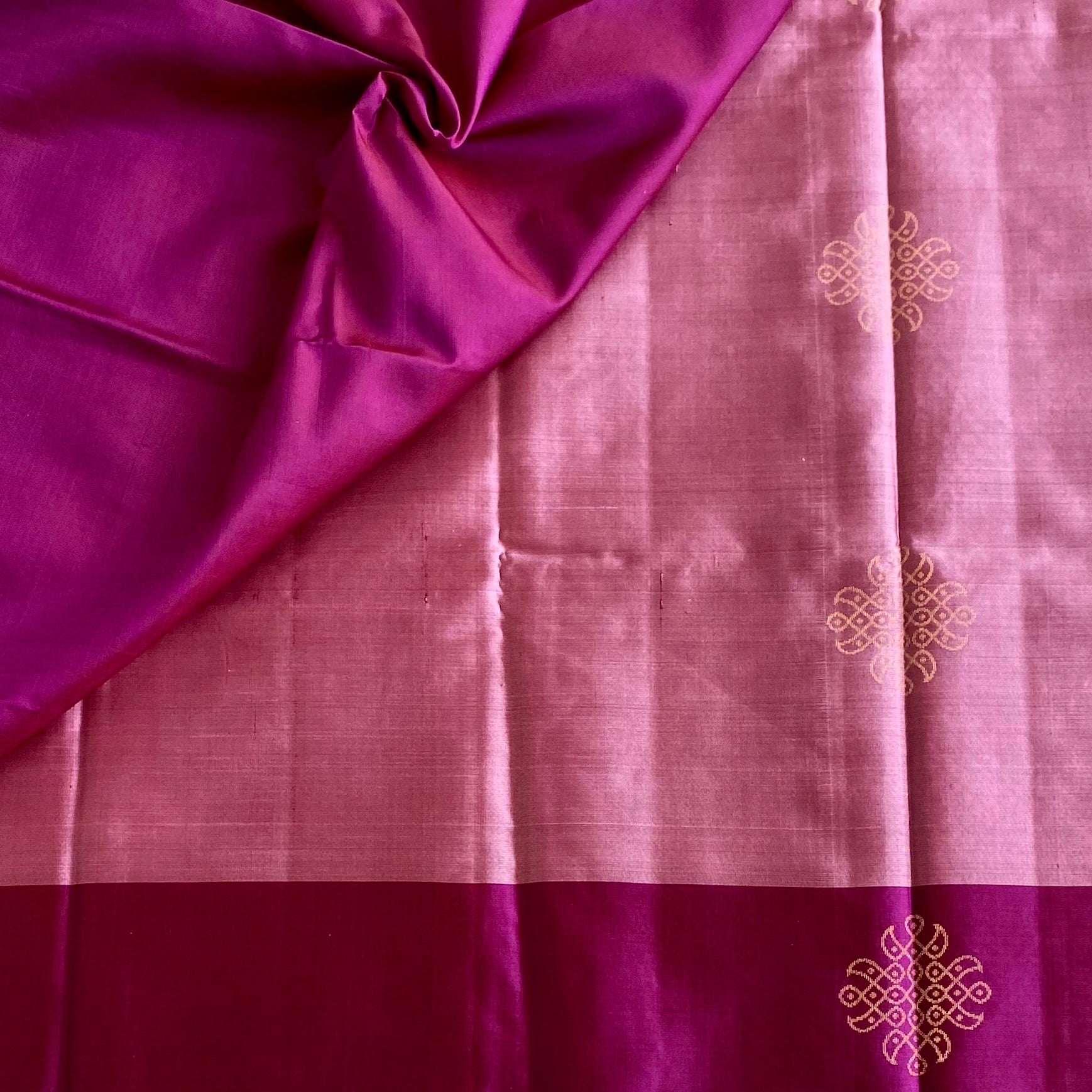 Pastel Metallic Rose Pink Designer Pure Silk With Berry Pink Pallu & Kollam Buttas