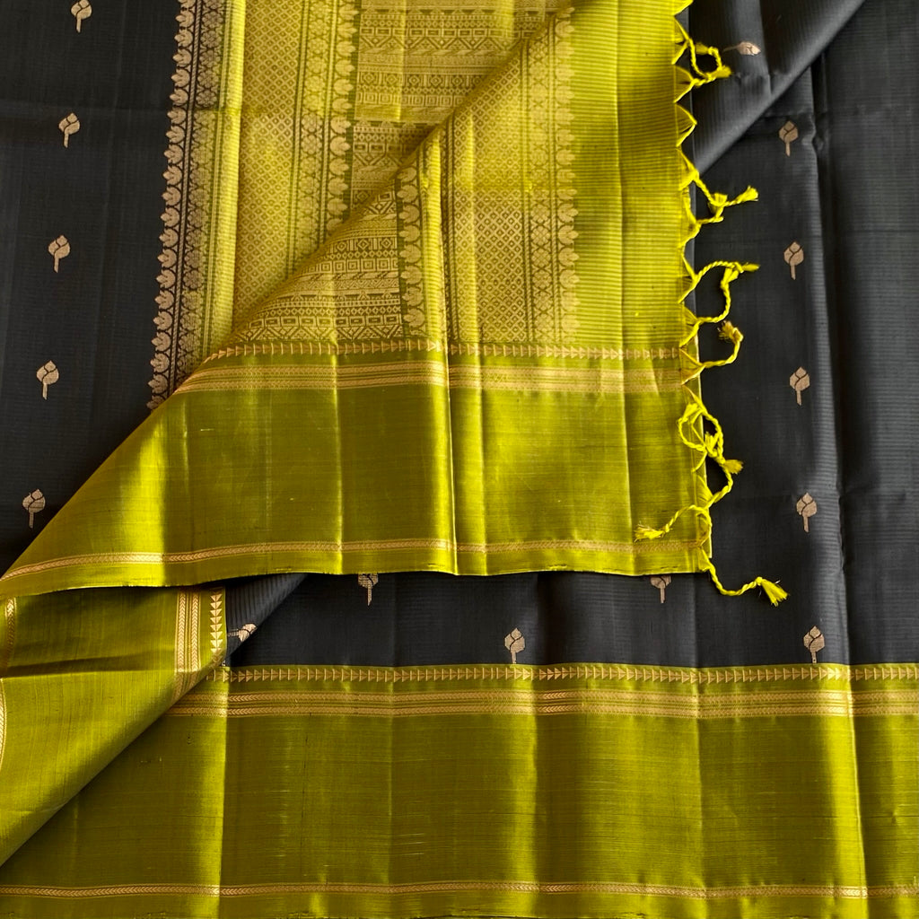 Jet Black Pure Designer Silk With Chartreuse Olive Stunning Borders n Pallu