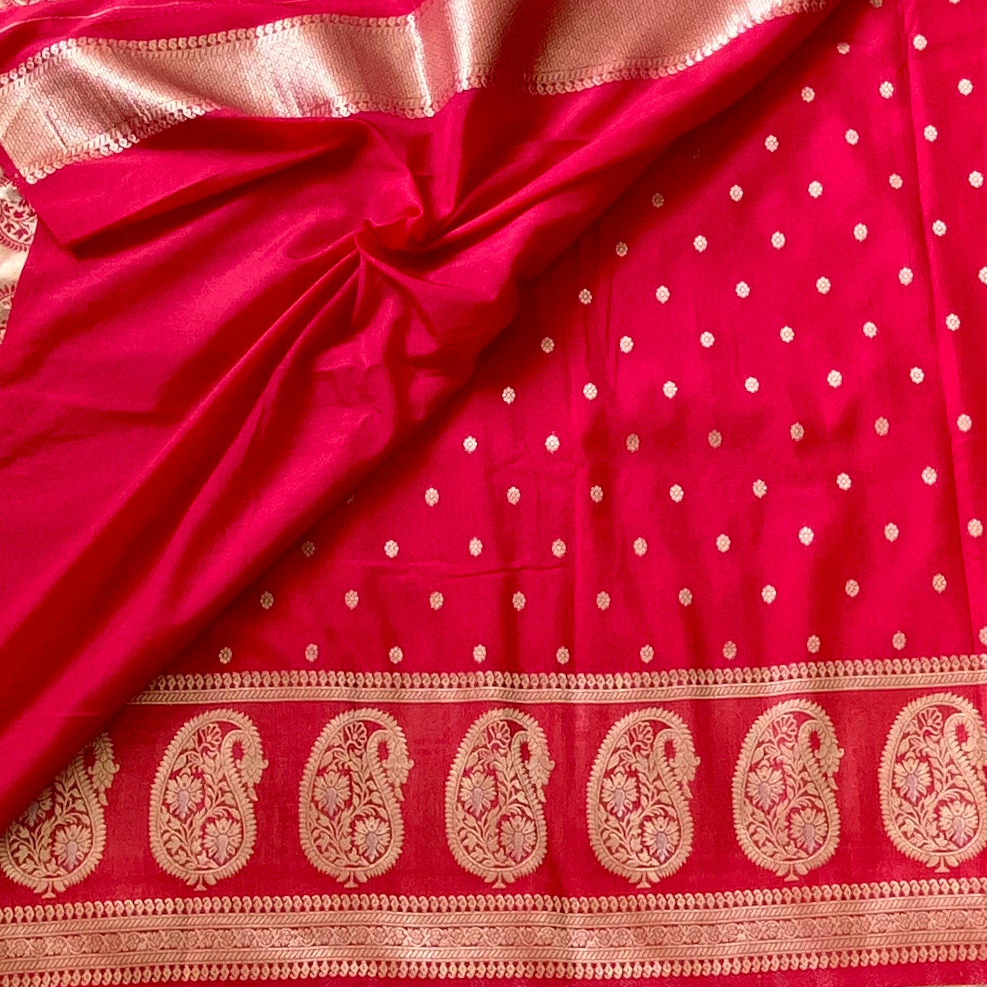 Magenta Silk Brocade Saree Gold Paisley Border Wedding Wear Tassel