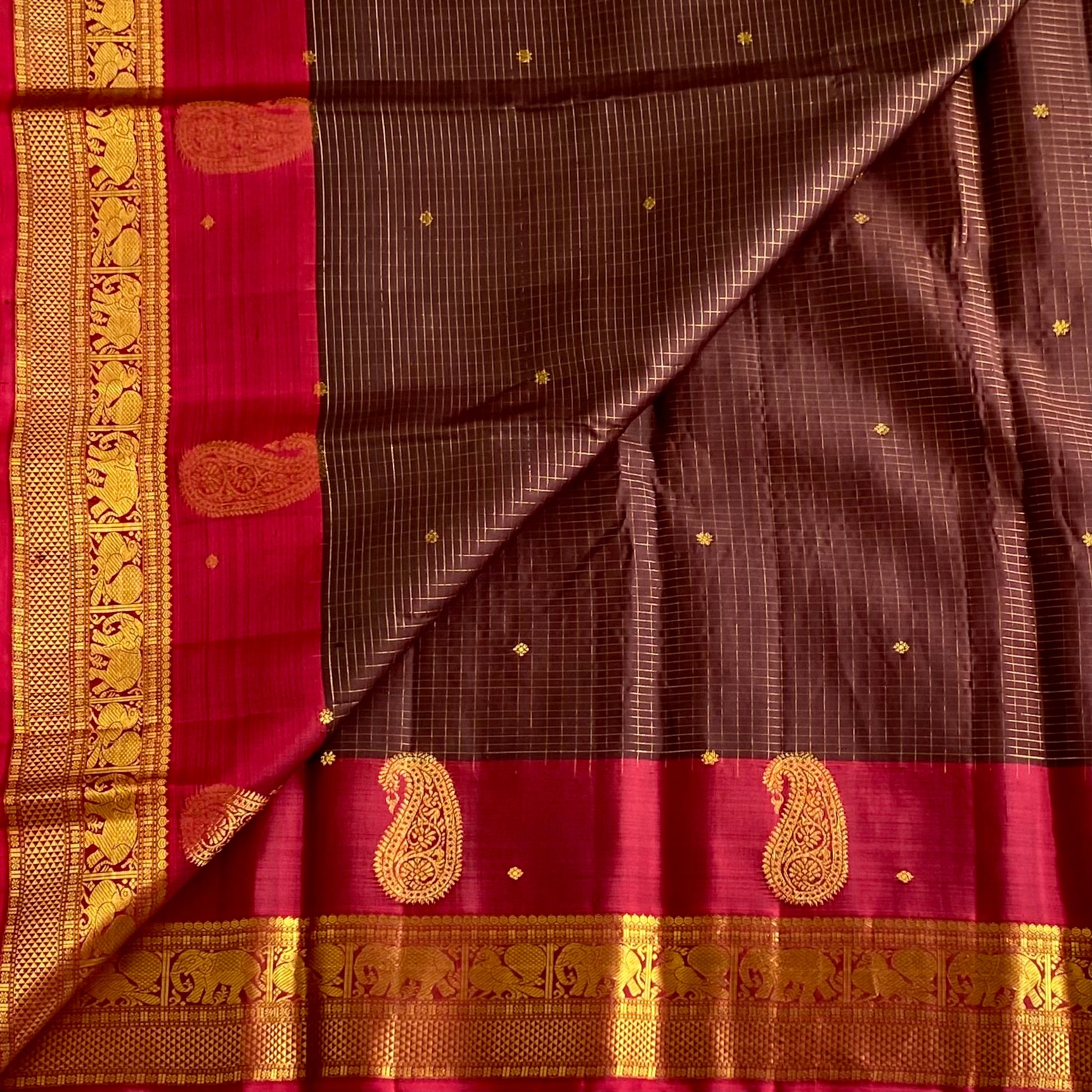 Classic Brown Checkered Pure Zari Kanjeevaram Silk With Deep Raspberry Constrast