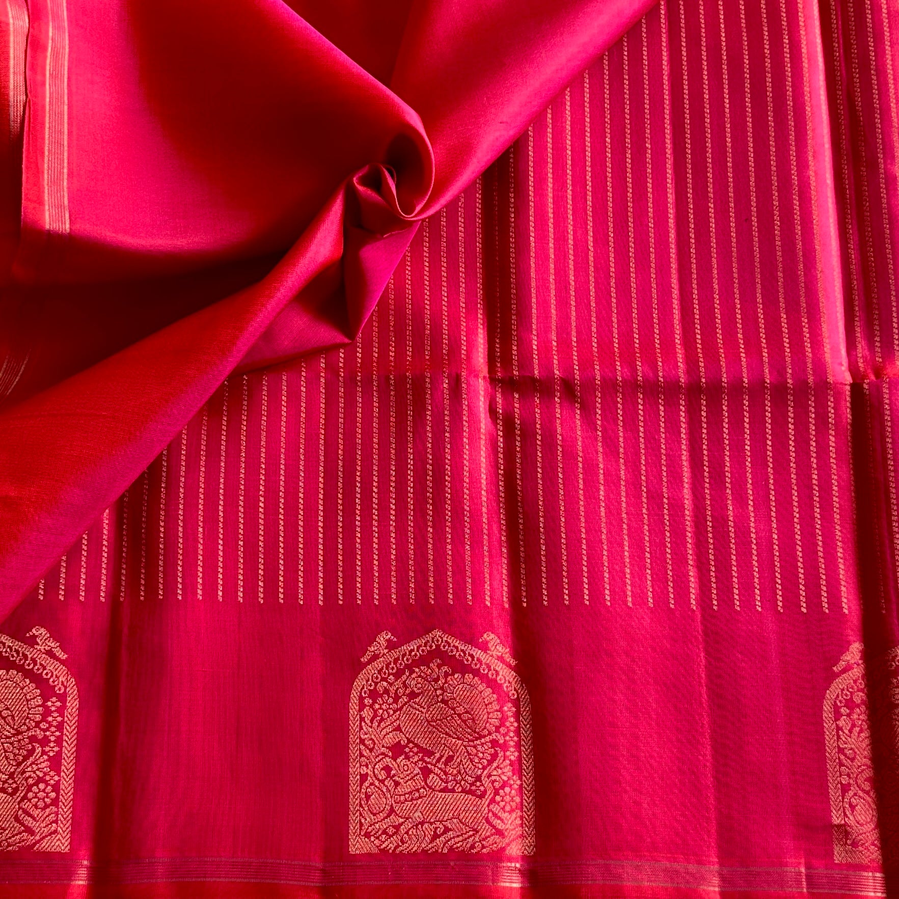 Dual shaded Kanakambari Pink Silk Saree with Gold Zari Temple Motifs and Tassels