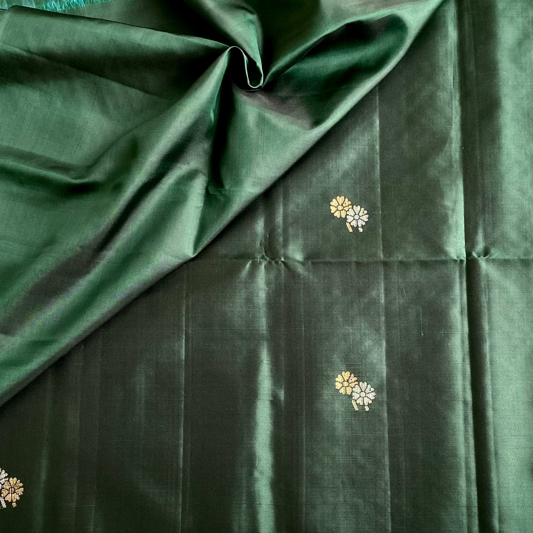 Emerald Green Designer Pure Silk Saree With Metallic Gold Chevron Pallu
