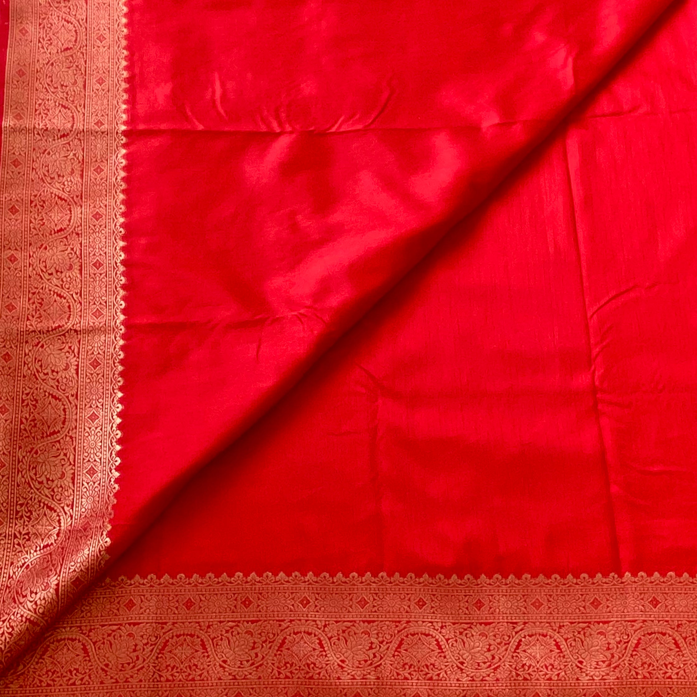 Red Silk Paisley Pallu Saree With Golden Brocade Border Tassels