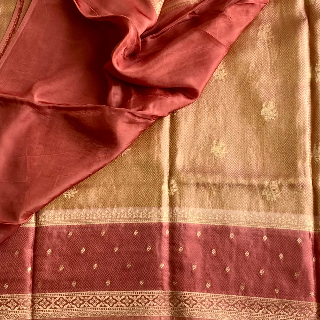 Antique Gold Soft Crepe Silk Saree With Dusty Rose Pallu