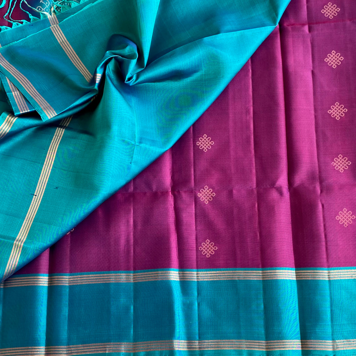 Deep Magenta Kollam Zari Designer Pure Silk Saree With Peacock Teal Pallu