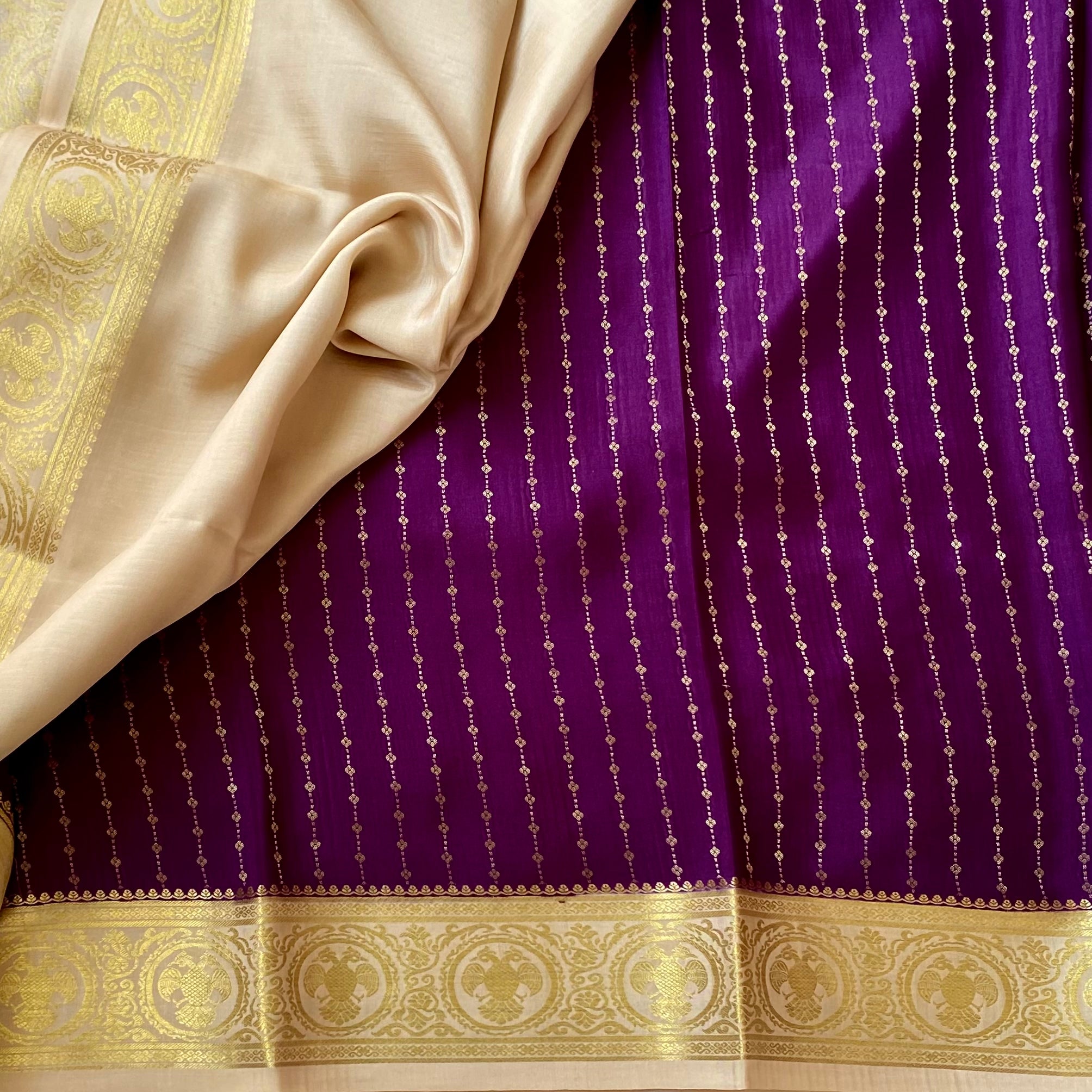 Plum Purple Saree Gold Border Vertical Dotted Motif Traditional Wear