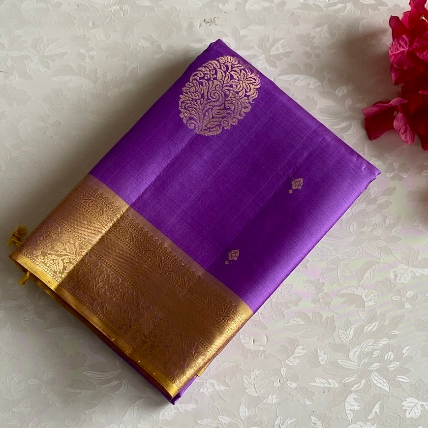 Metallic Lavender Purple Designer Pure Silk Saree With Antique Gold Pallu And Buttas