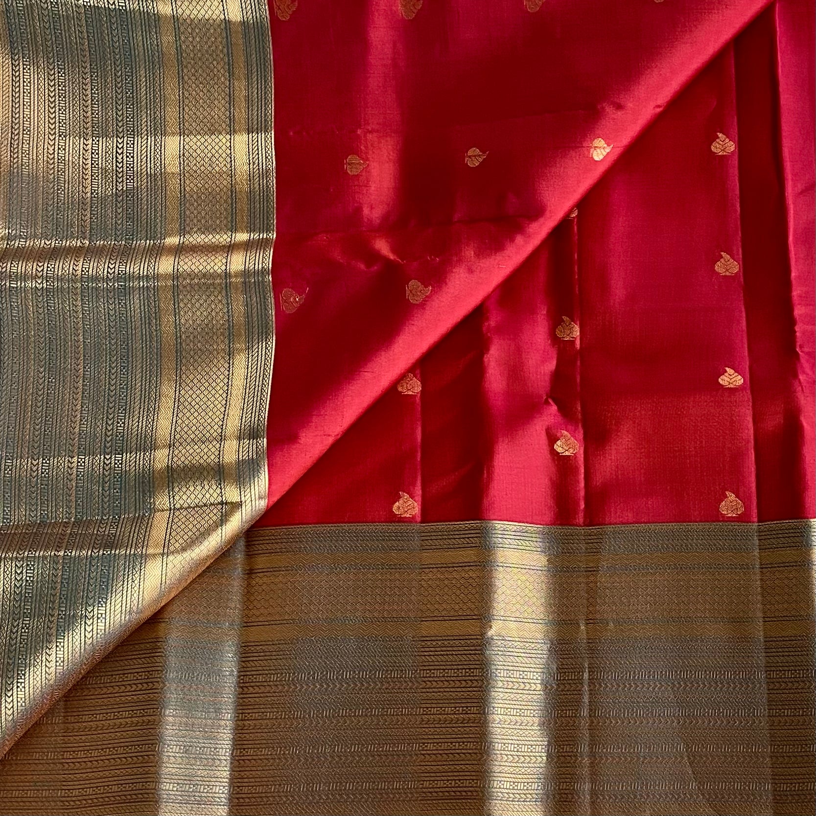 Antique Gold Designer Pure Silk Saree With Crimson Red Pallu