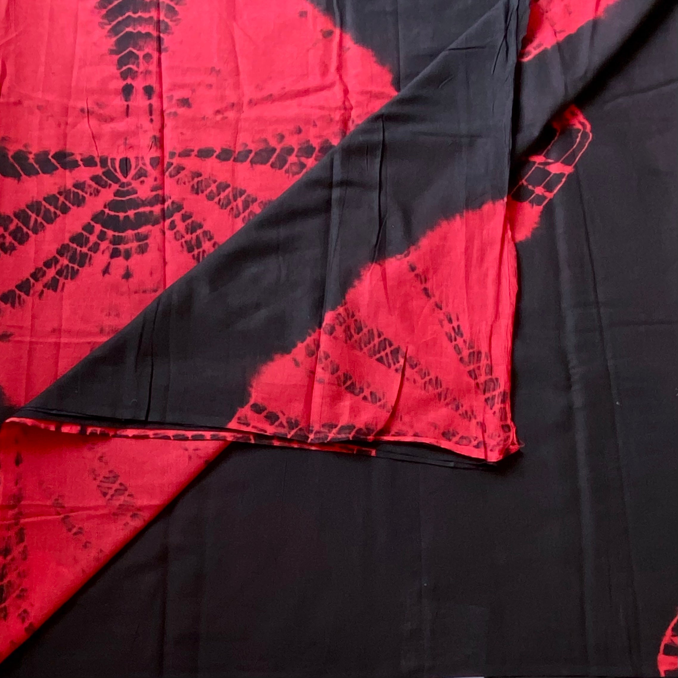 Jet Black Crimson Tie Dye Cotton Saree Bold Starburst Motifs