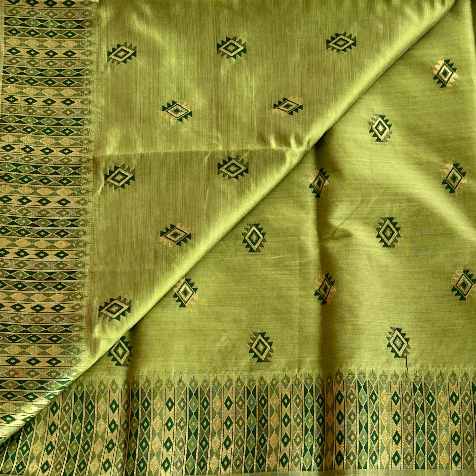 Lime Green Silk Saree Gold Chevron Pallu Tassel Border Traditional