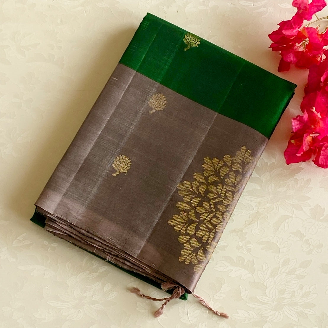 Emerald Green Woven Saree Silver Pallu Gold Zari Floral Buti