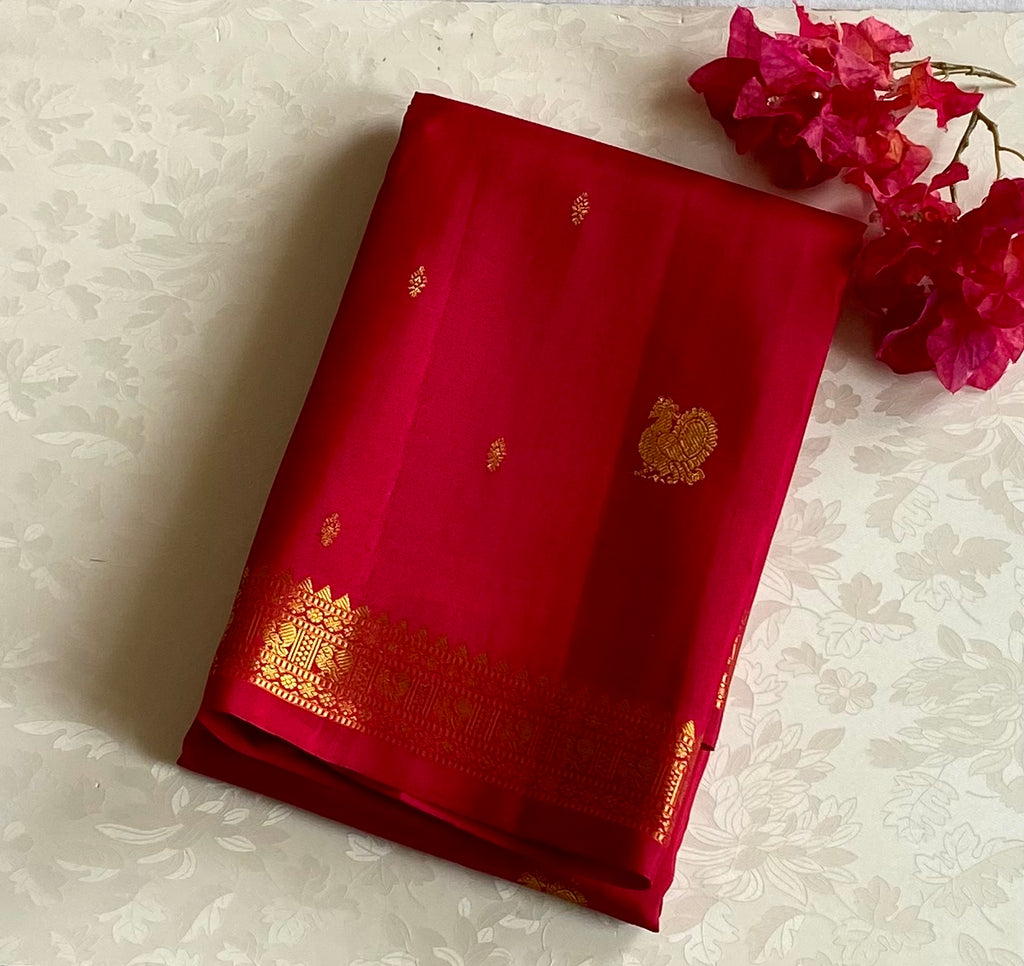 Fuchsia Zari Border Saree with Floral Lattice Pallu for Weddings