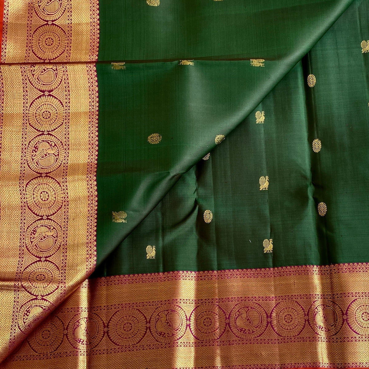 Bottle Green Kanjeevaram Pure Zari Silk Saree With Perfecf Magenta Pallu