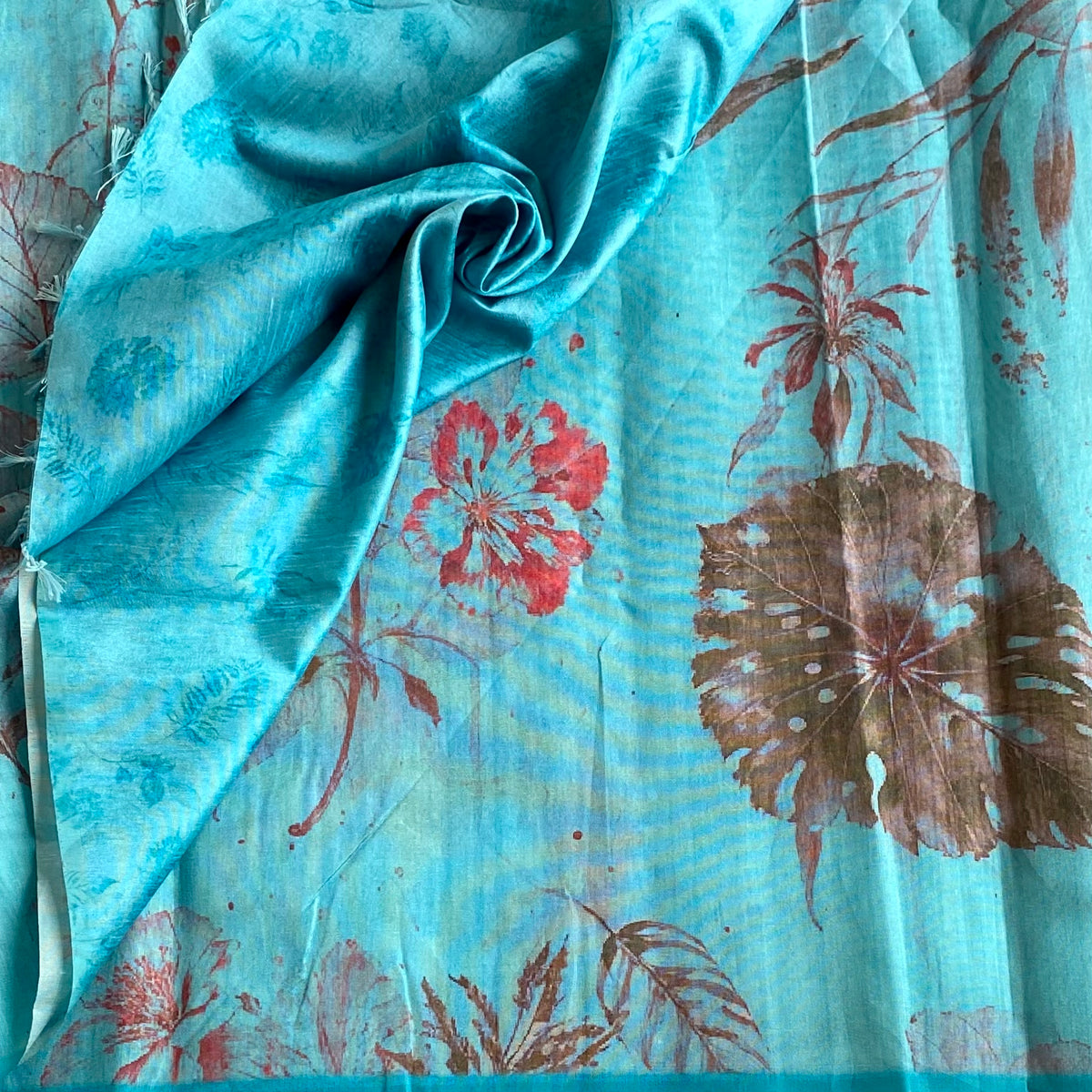 Aqua Blue Lightweight Printed Soft Tussar Saree With Floral Dreamy Prints