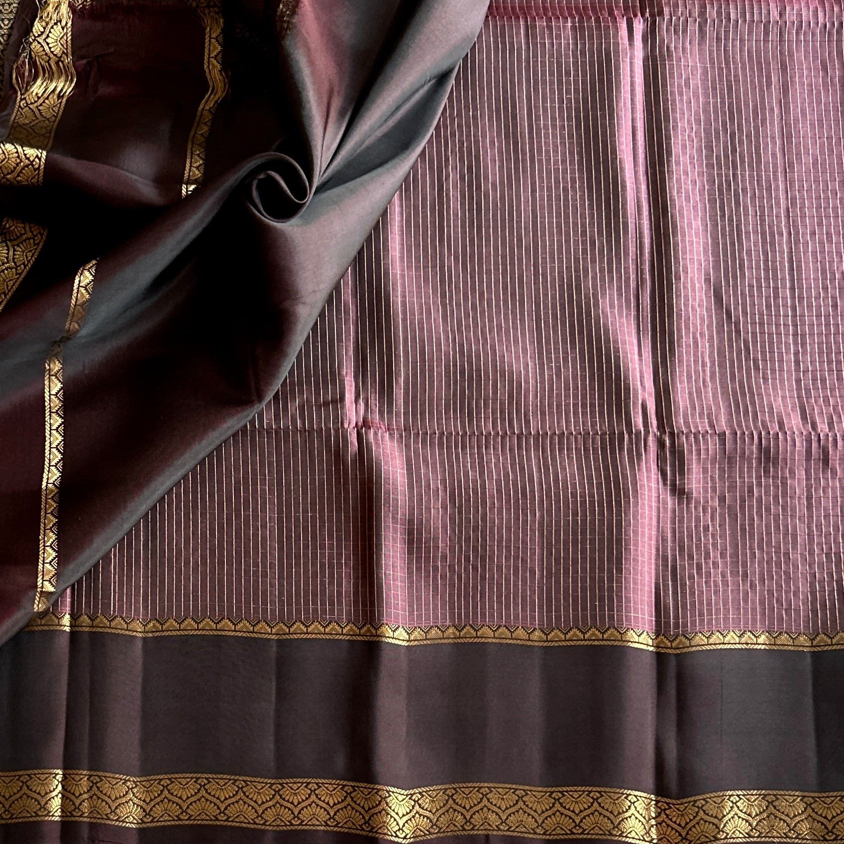Plum Gold Zari Leaf Border Saree Striped Pallu Traditional Wear