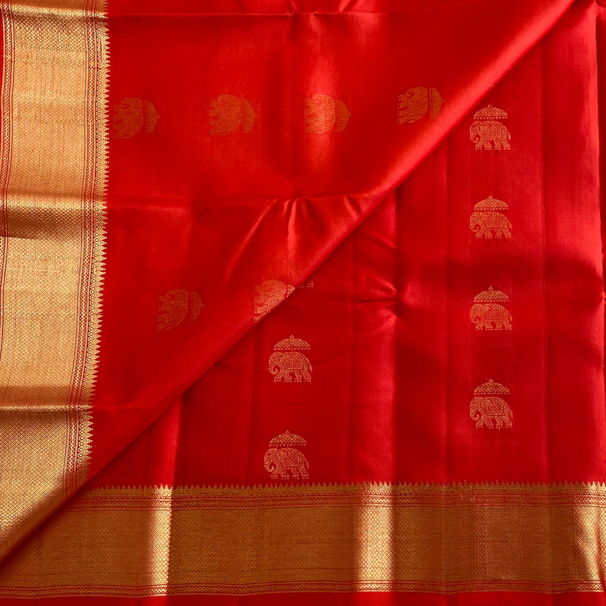 Kanakambari Orangish Red Designer Pure Silk Saree With Antique Gold Pallu