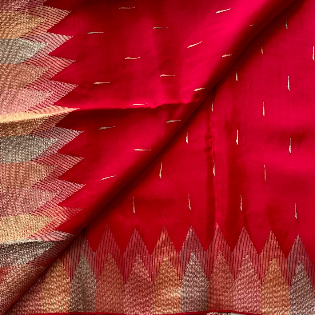 Deep Magenta Silk Saree Gold Silver Zari Woven Pallu