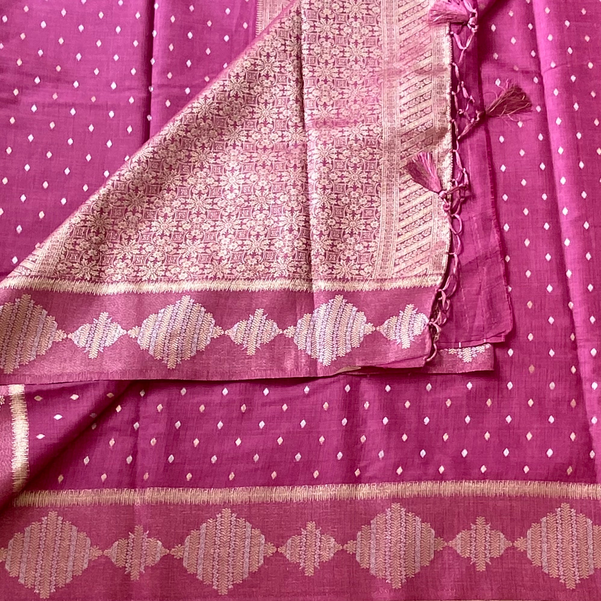 Deep Magenta Silk Saree Rose Gold Zari Floral Pallu Elegant