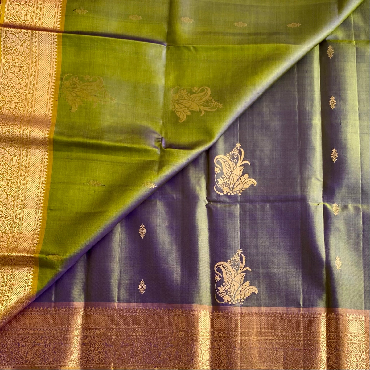 Dual Shaded Rare Greenish Lavender Designer Pure Silk Antique Gold Green Pallu Zari Border