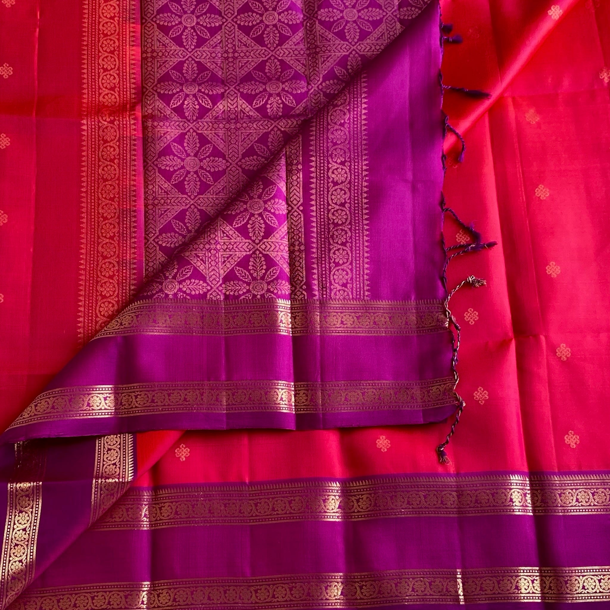 Amaranth Red Designer Pure Silk Saree With Dark Magenta Pallu And Kollam Butis