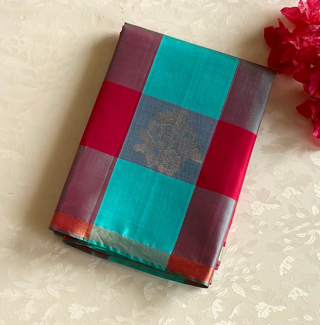 Magenta Turquoise Checked Silk Saree With Gold Jaal Pallu Traditional