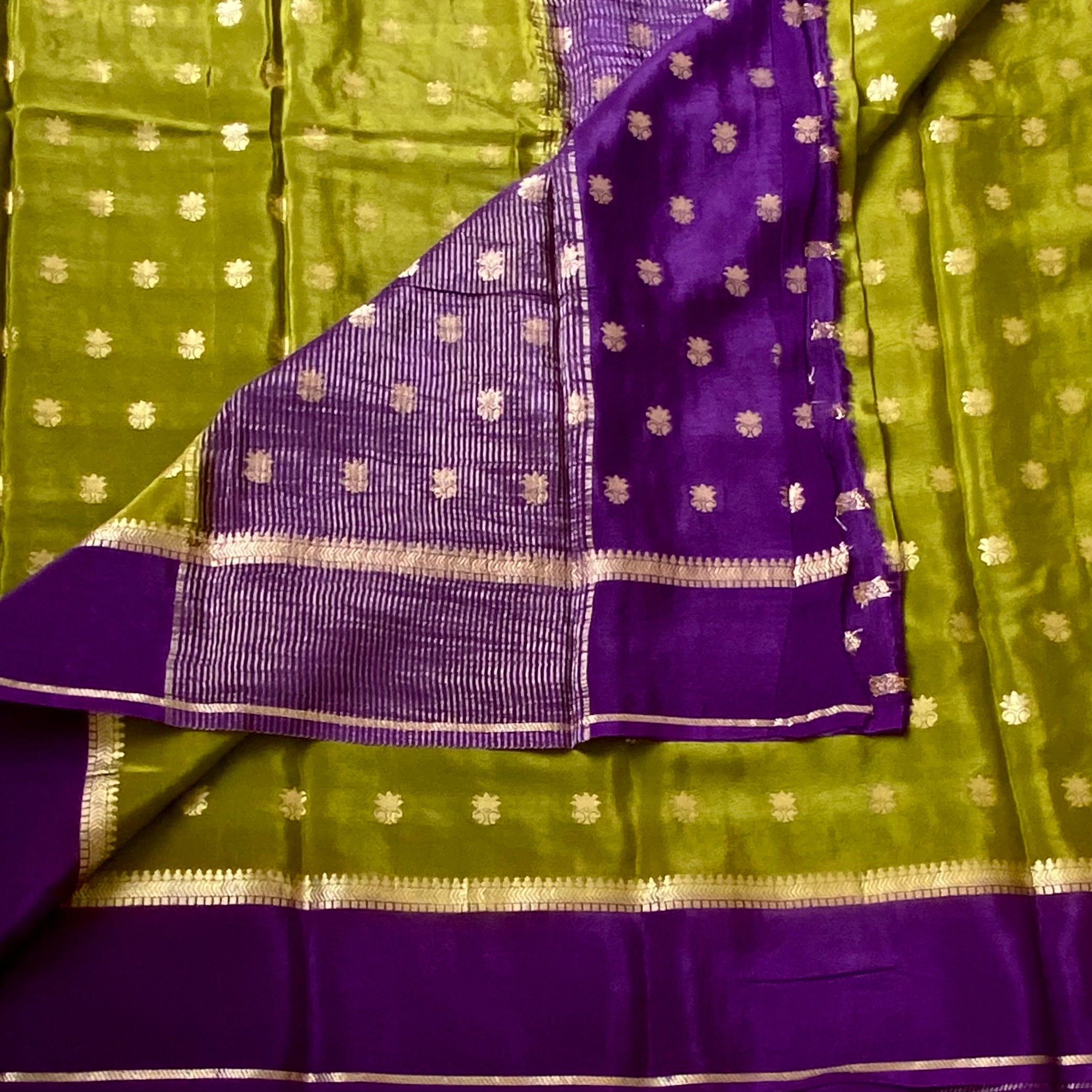 Olive Green soft crepe beauty with Deep Purple Zari Pallu and Border