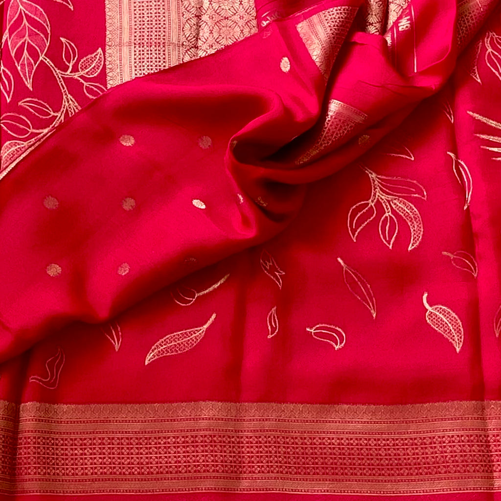 Scarlet Silk Saree Gold Bird Leaf Woven Pallu Border Elegant Traditional