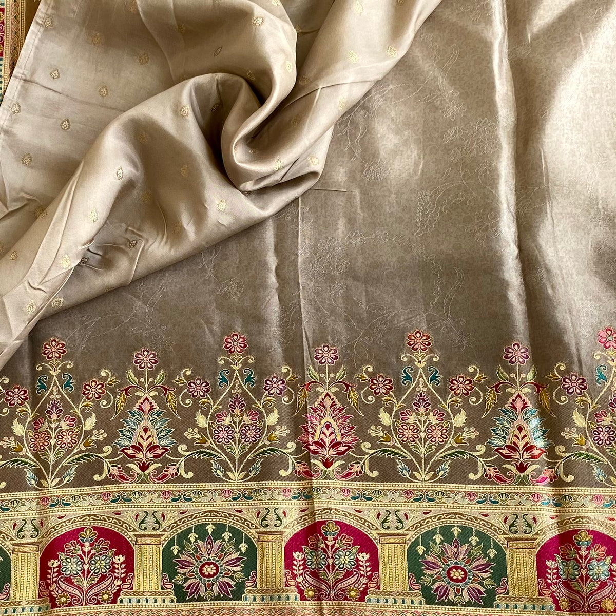 Stunner Grey Beige And Magenta Meenakari Soft Tussar Silk Saree With Paisley Panels