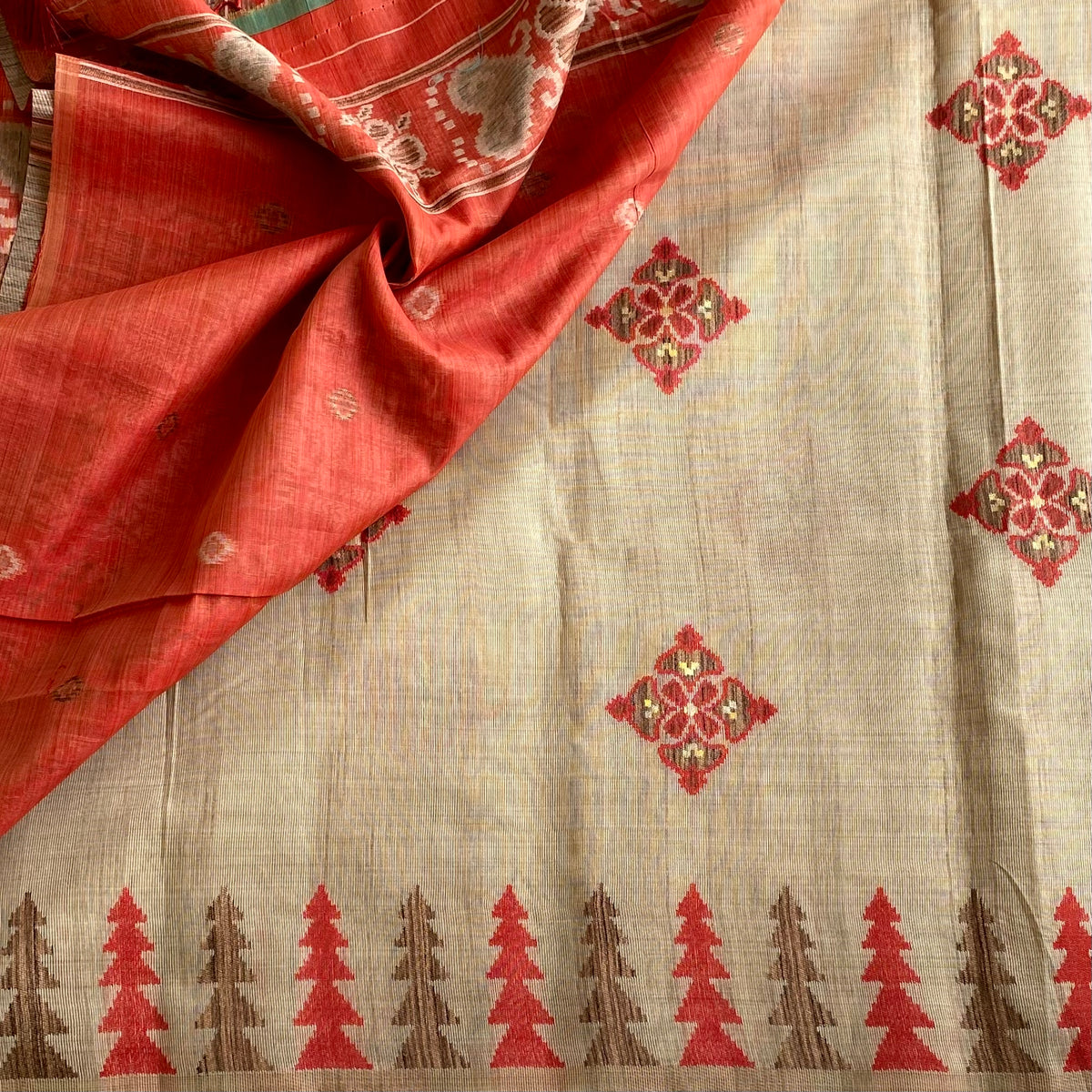 Warm Beige Coral Soft Jute Tussar Saree With Floral Pallu