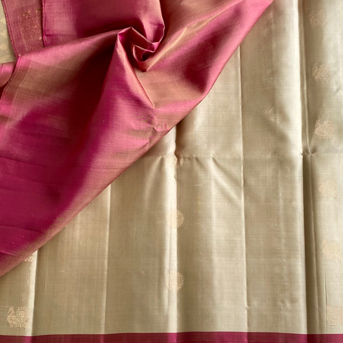 Champagne Beige Designer Pure Silk Saree With Dreamy Rose Pink Pallu